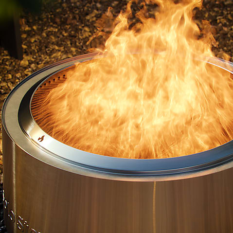 Summit 24™ Smokeless Fire Pit Solo Stove