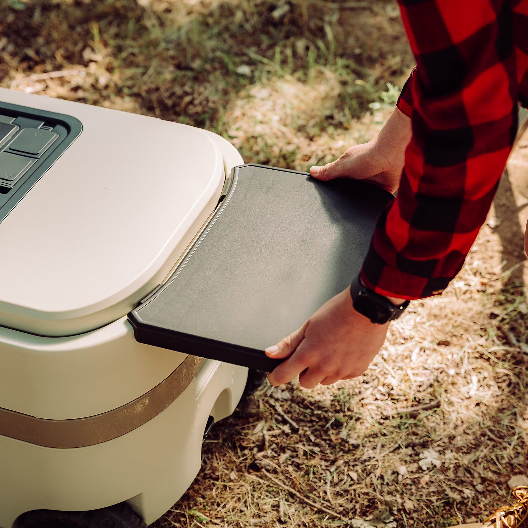Windchill Cool Box Side Table