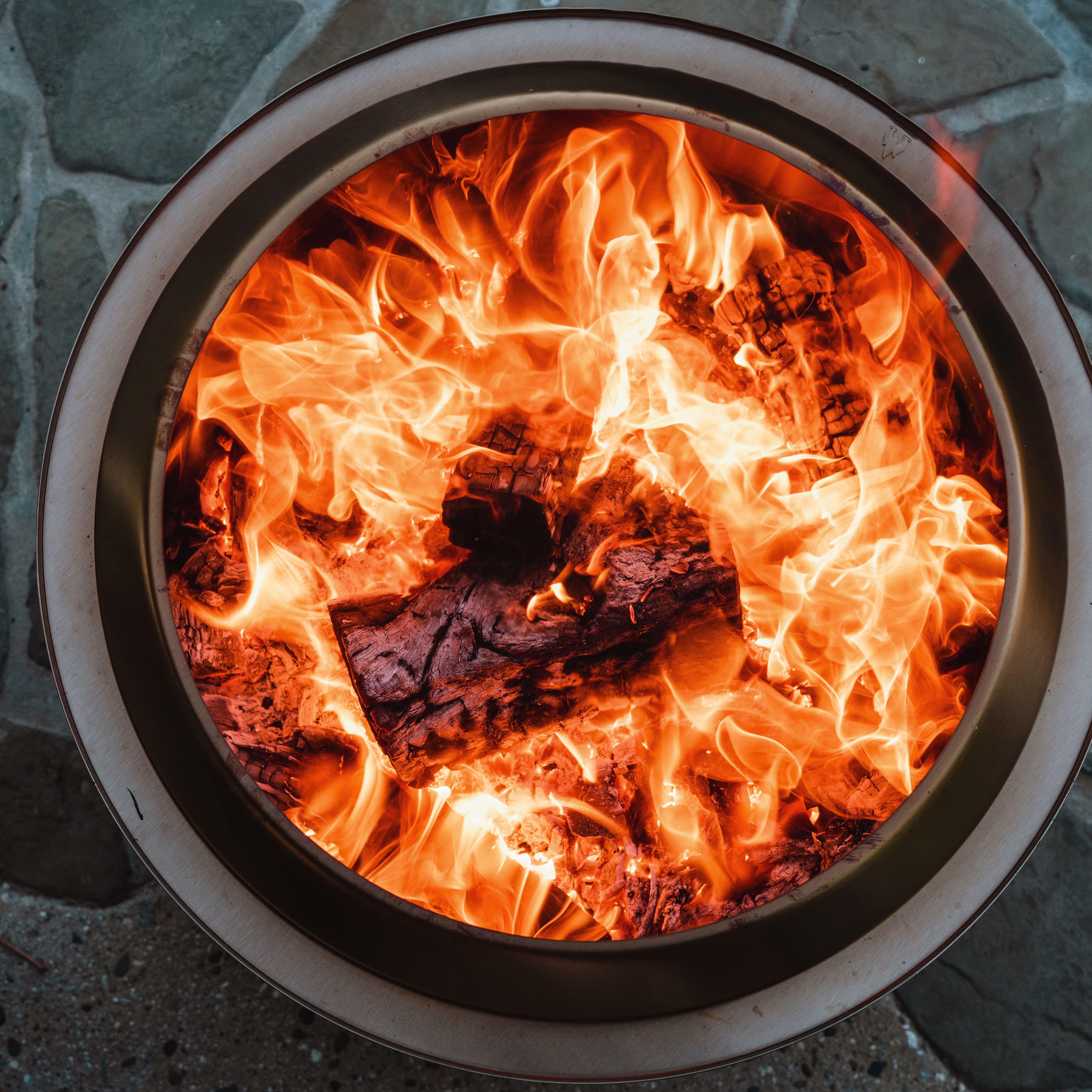 Yukon 27" Fire Pit + Station Bundle