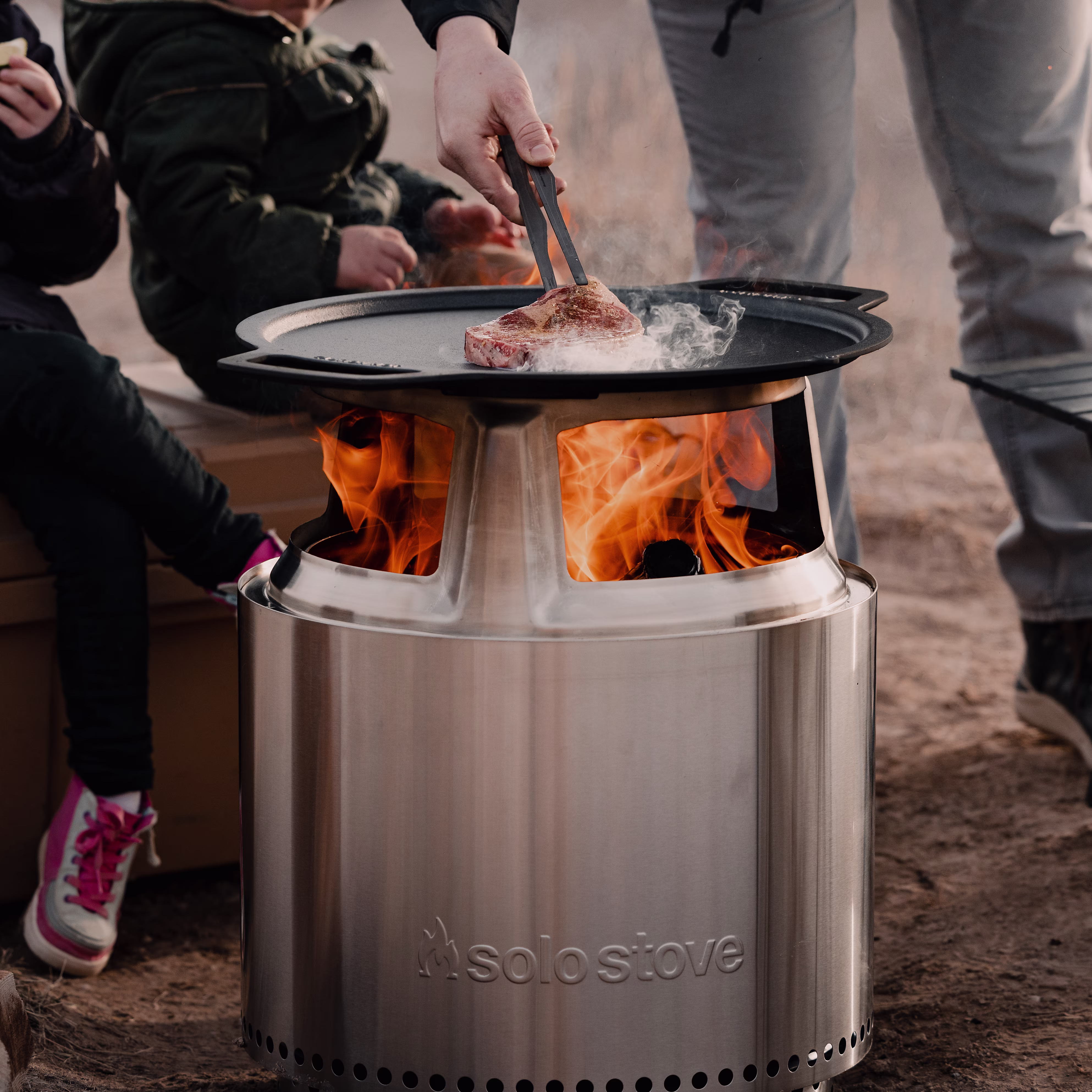 Bonfire 19.5" Cast Iron Griddle Top + Hub