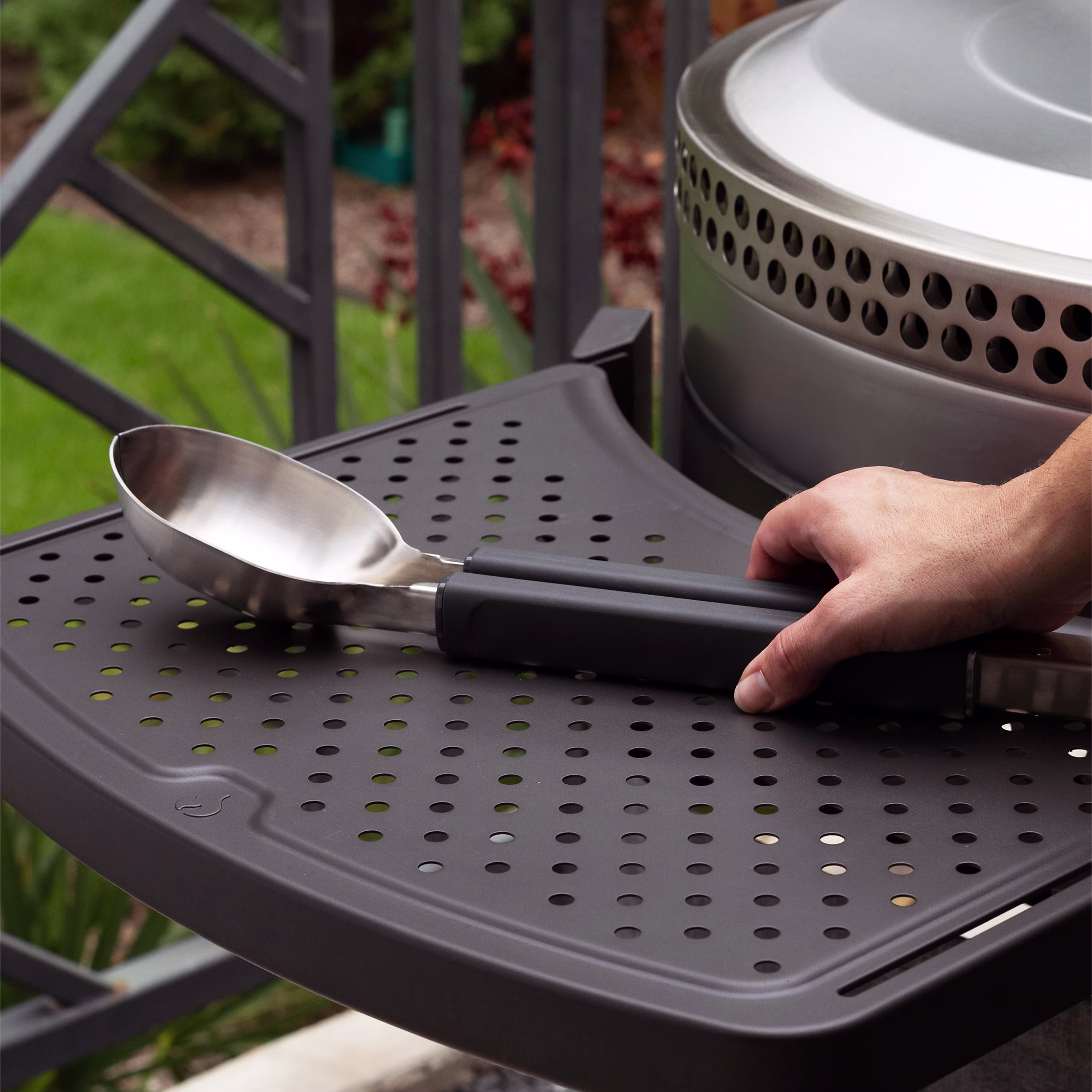 Steelfire Griddle Scoop Tongs