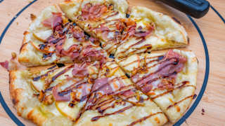Apple and Prosciutto Pizza