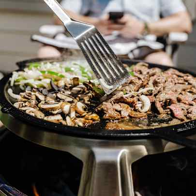 COOK TOPS Griddle Ran Yuk Lifestyle 051922 7