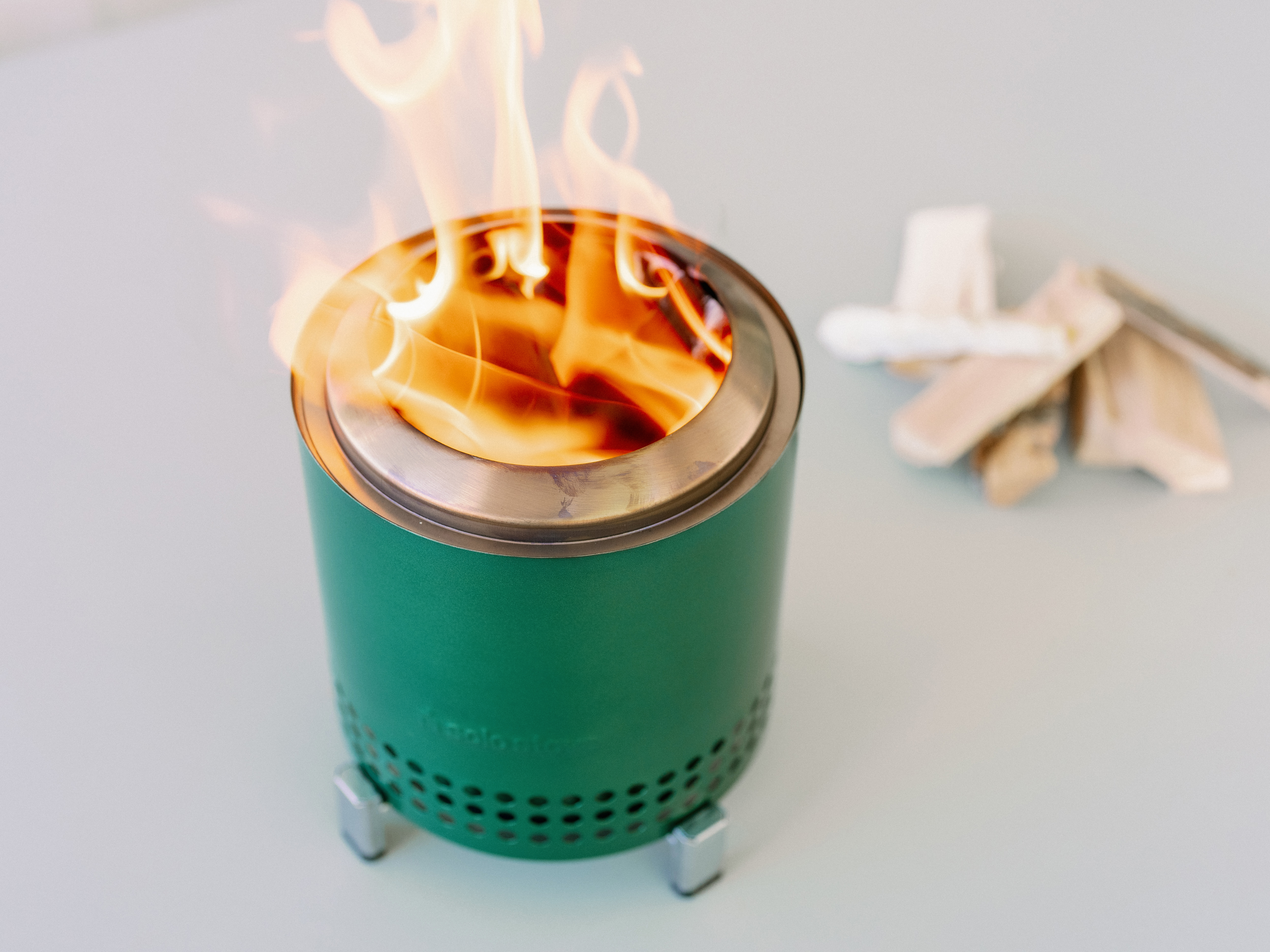 solo stove mesa テーブル用焚き火台 Amazon.com : Solo Stove Mesa XL, 7 Inch Tabletop Fire Pit